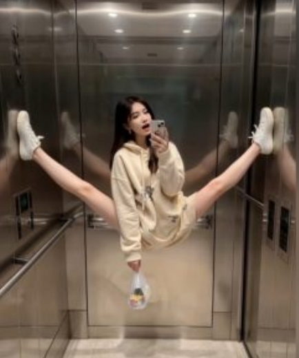AI生成电梯一字马美女制作教程,条条流量上万,别再在外面被割韭菜了,全流程实操-聚富社